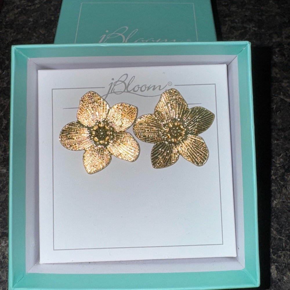 jBloom Gold Floral Filigree Earrings